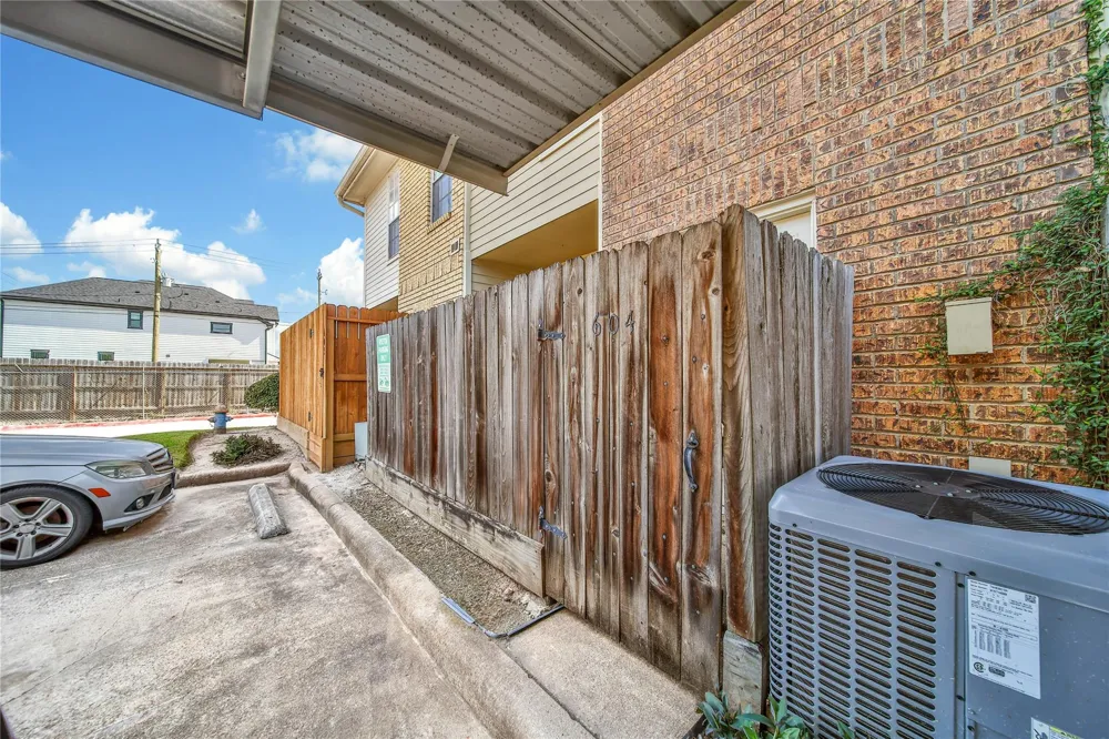 3600 Jeanetta Street #604 Houston, TX 77063