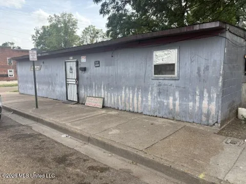 628 Walthall Street