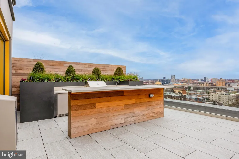 569 N 5TH STREET #203 Philadelphia, PA 19123