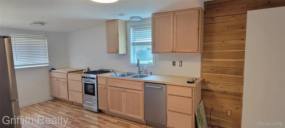 1382 Elmhurst Drive Genoa Township, MI 48843