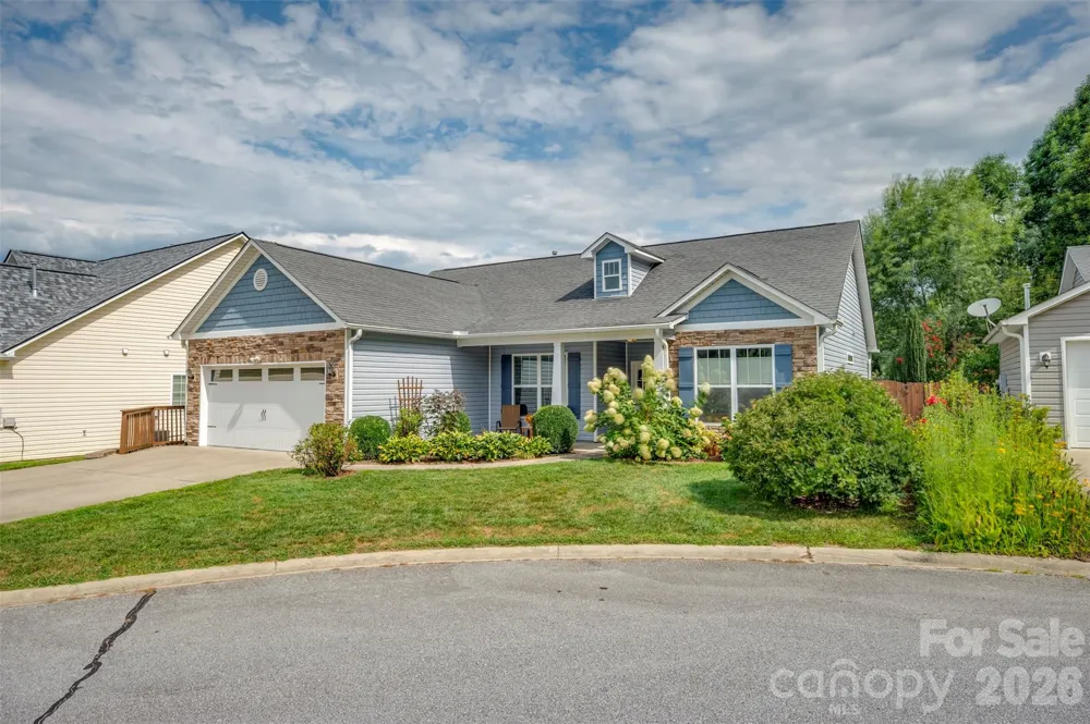 131 Creekwalk Lane Hendersonville, NC 28792