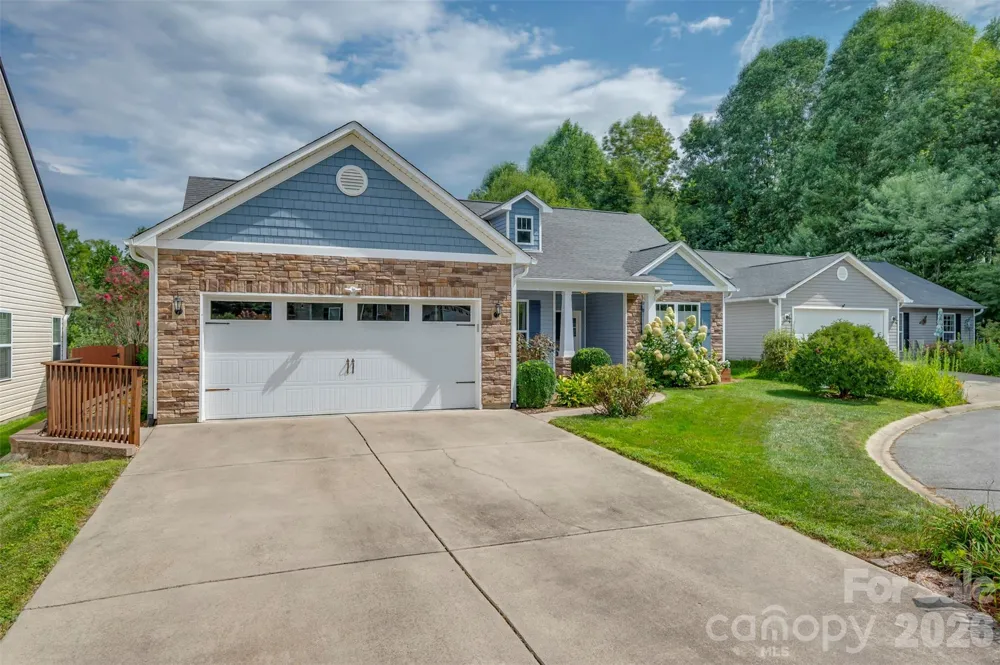 131 Creekwalk Lane Hendersonville, NC 28792