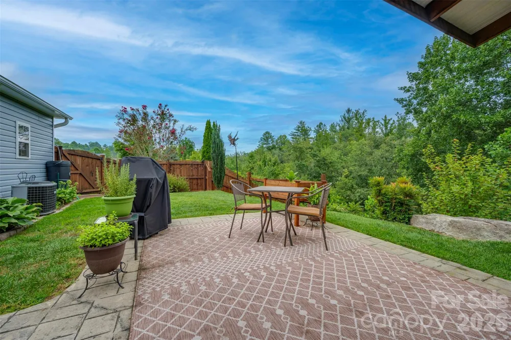 131 Creekwalk Lane Hendersonville, NC 28792