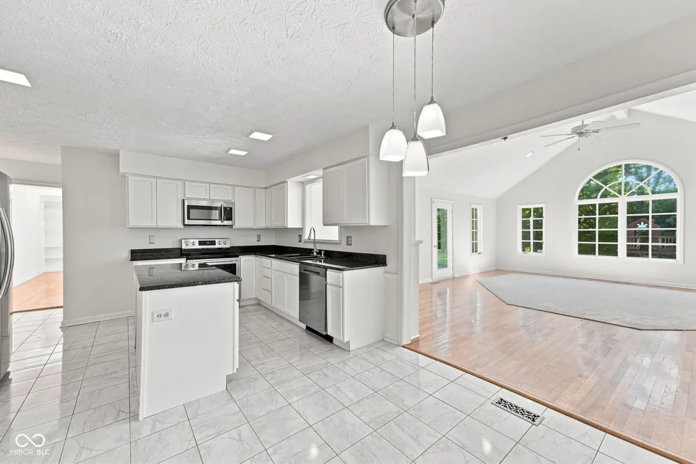 10165 Partridge Carmel, IN 46033