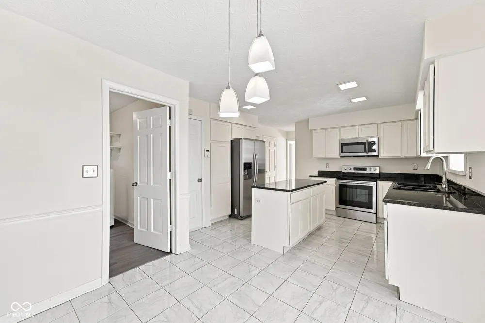 10165 Partridge Carmel, IN 46033