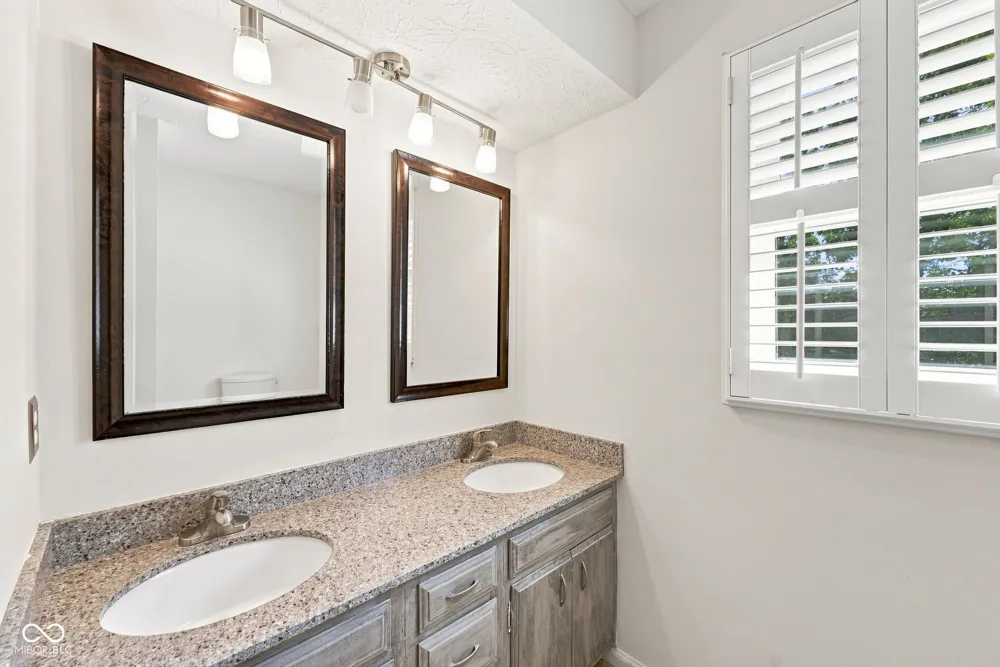 10165 Partridge Carmel, IN 46033
