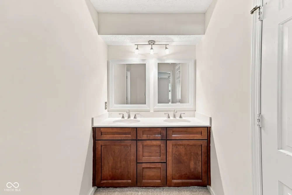 10165 Partridge Carmel, IN 46033
