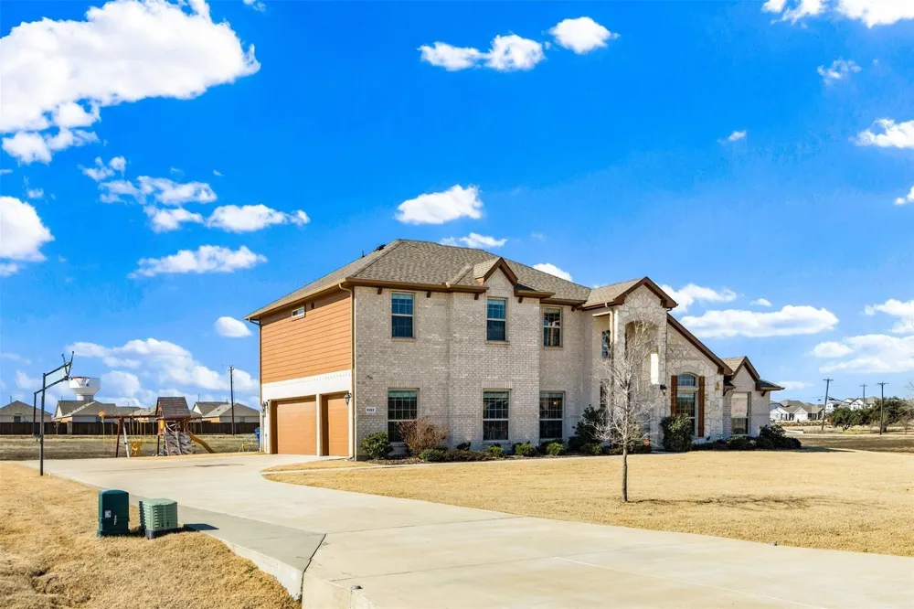 1133 Barrix Drive Forney, TX 75126