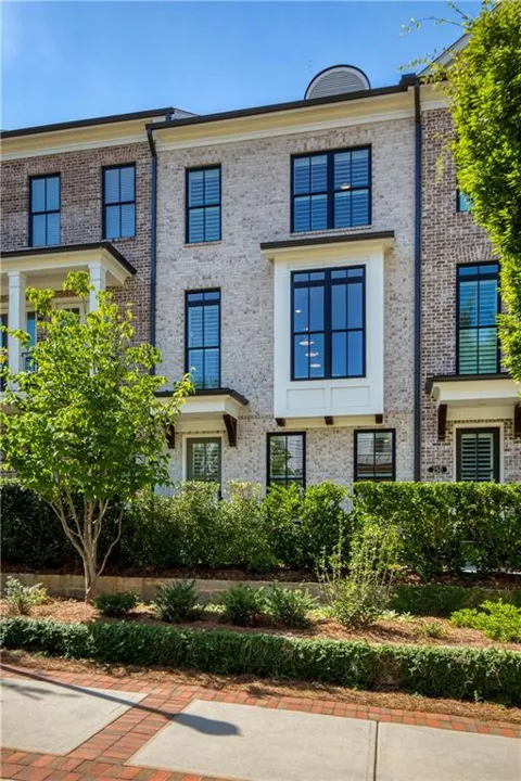 260 Briscoe Way