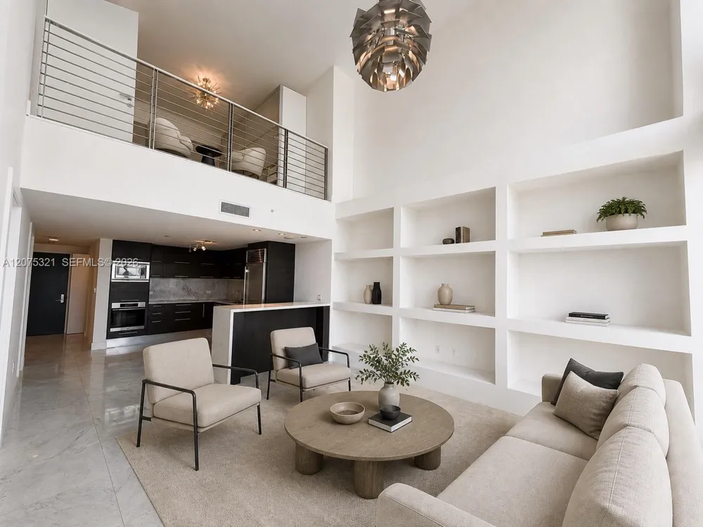 900 Biscayne Blvd #902 Miami, FL 33132