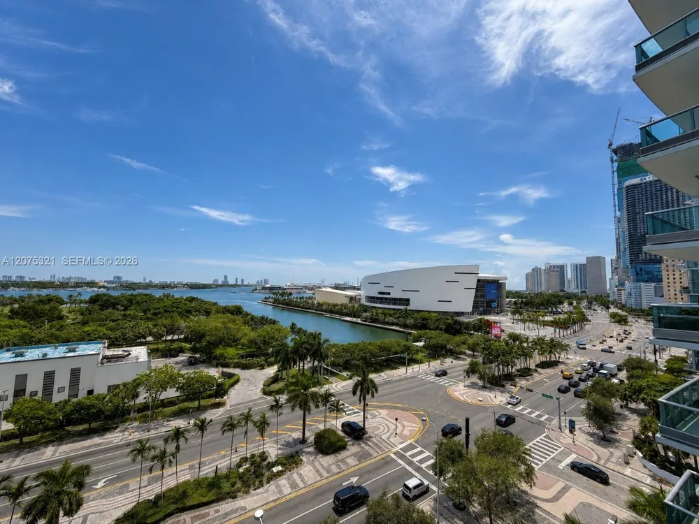 900 Biscayne Blvd #902 Miami, FL 33132
