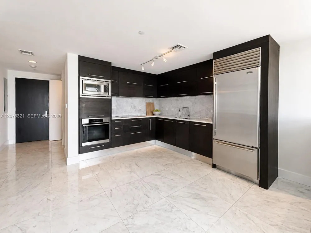 900 Biscayne Blvd #902 Miami, FL 33132