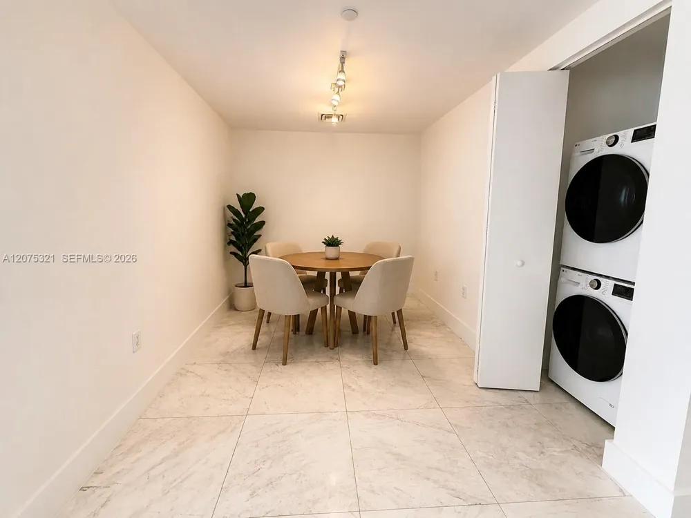 900 Biscayne Blvd #902 Miami, FL 33132