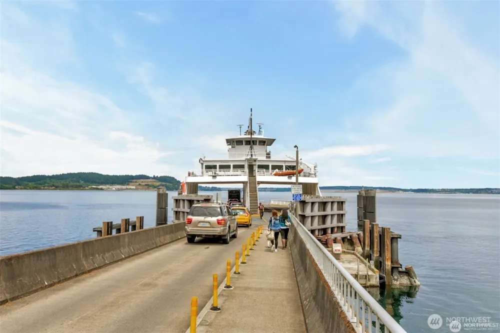 12106 Sound Drive Anderson Island, WA 98303