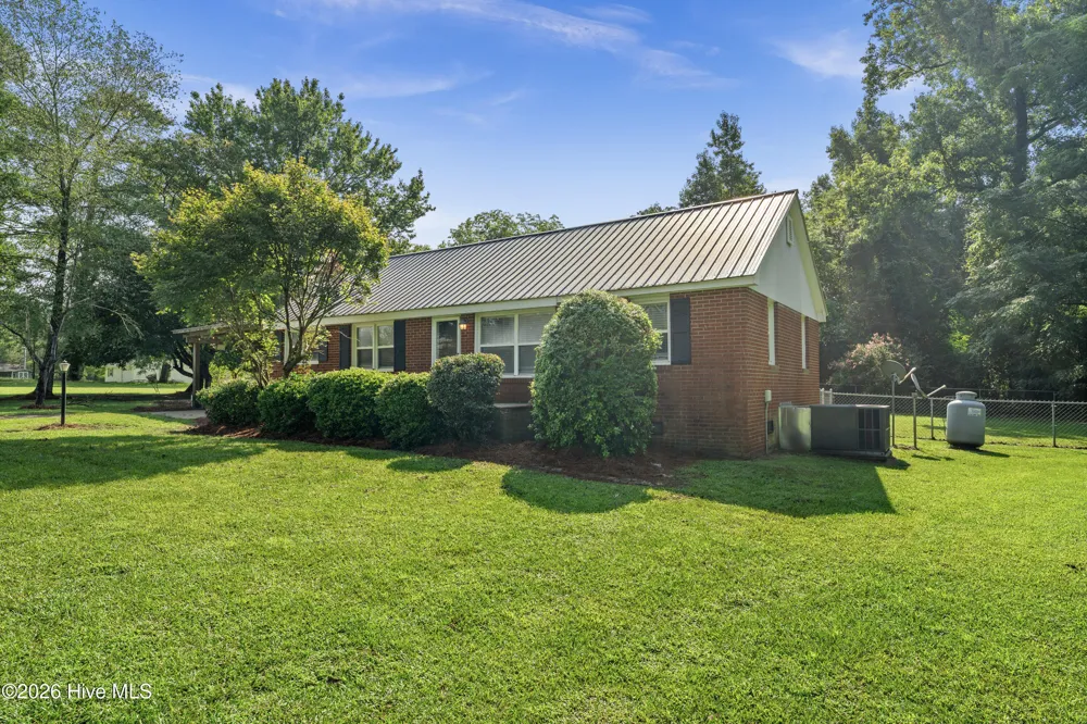 3001 S Nc 11 Highway Teachey, NC 28464