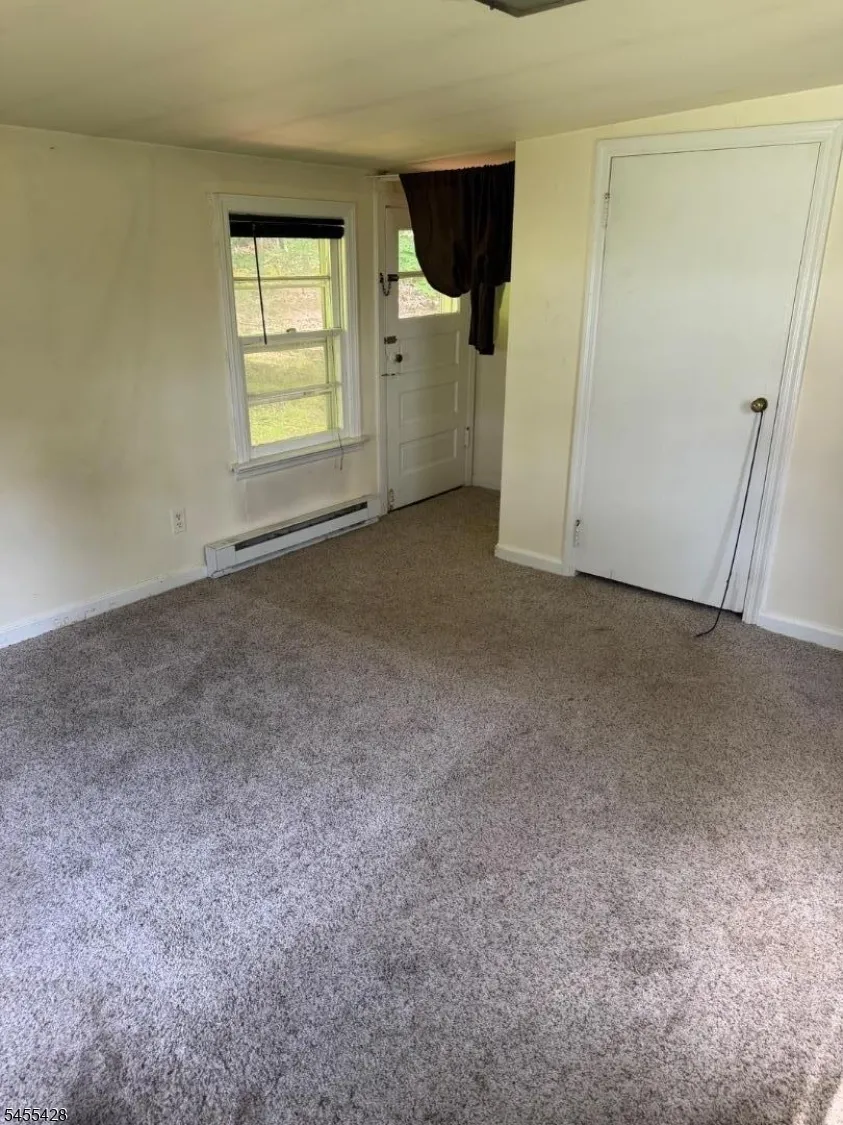 366 Warrenville Rd Green Brook, NJ 08812