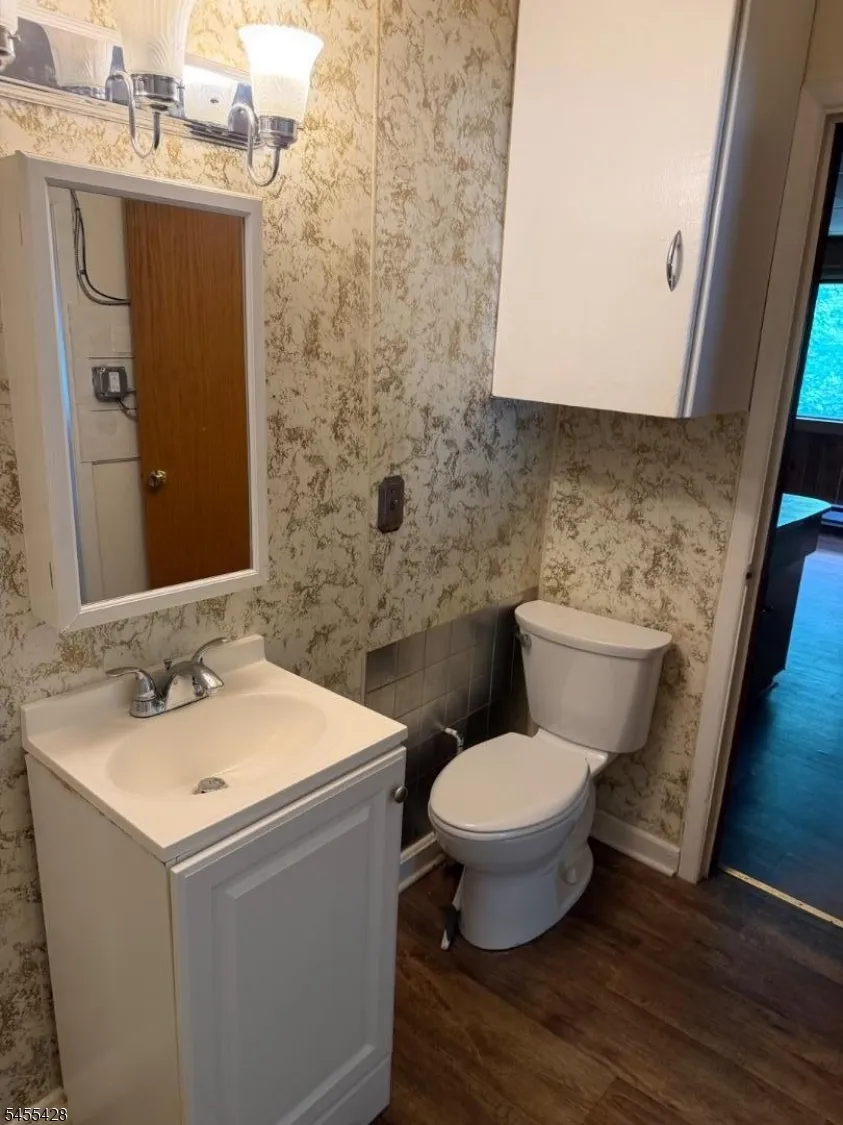 366 Warrenville Rd Green Brook, NJ 08812