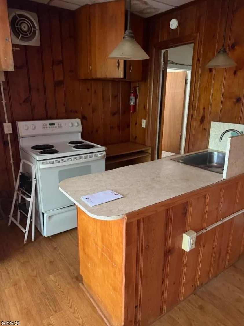 366 Warrenville Rd Green Brook, NJ 08812