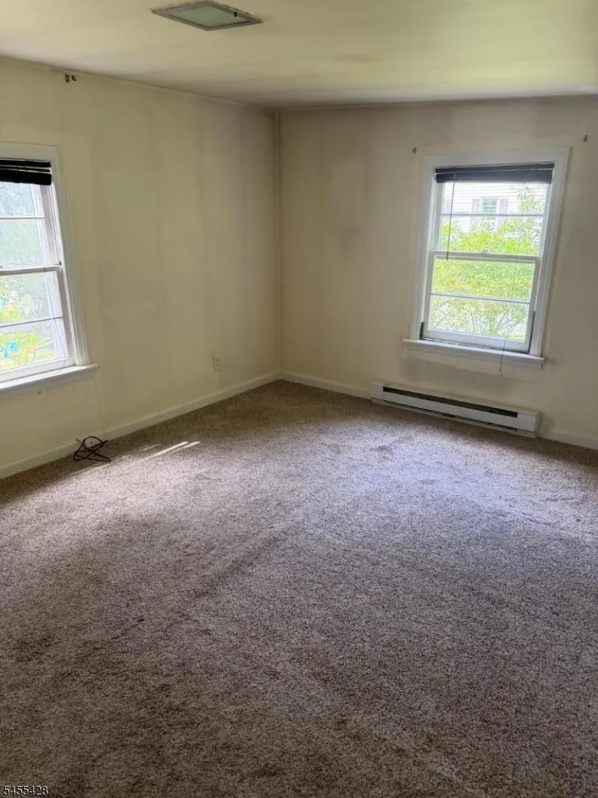 366 Warrenville Rd Green Brook, NJ 08812