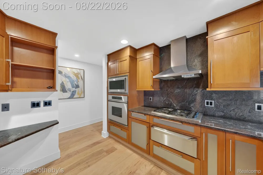 372 W Brown Street Birmingham City, MI 48009