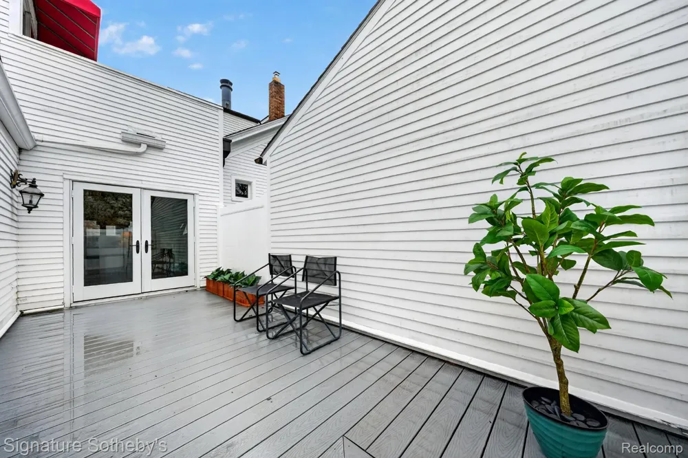 372 W Brown Street Birmingham City, MI 48009