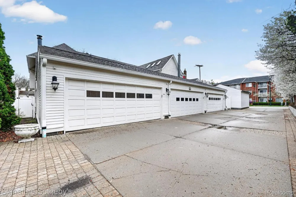 372 W Brown Street Birmingham City, MI 48009