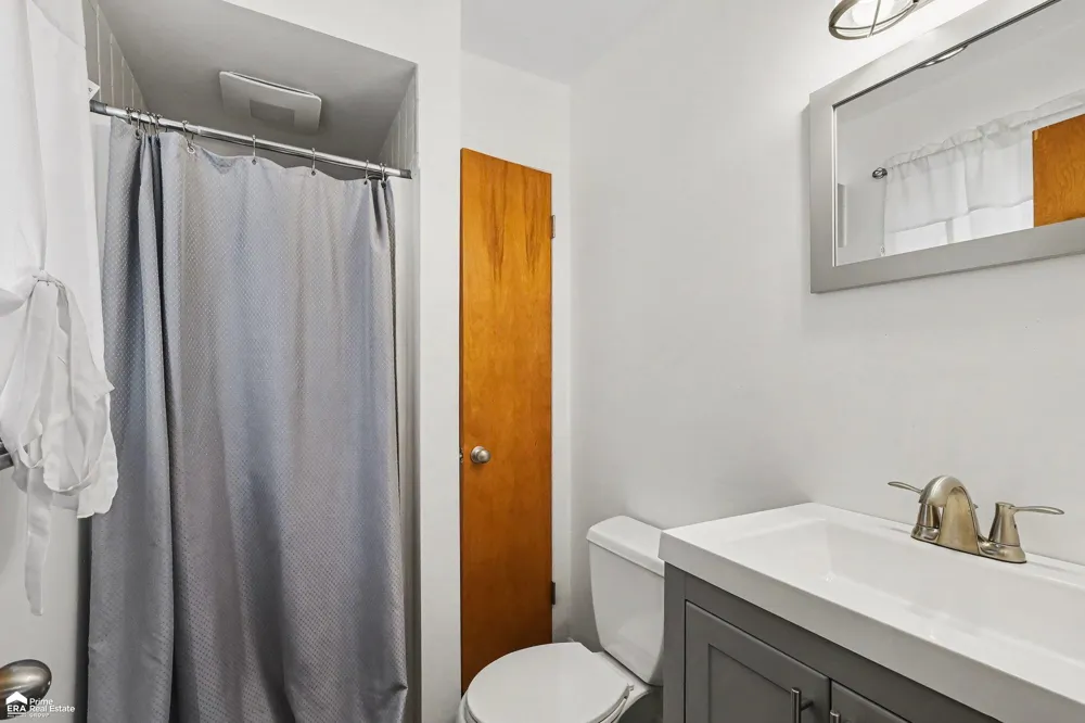 8545 Gallant Fox Trail Flushing Charter Township, MI 48433