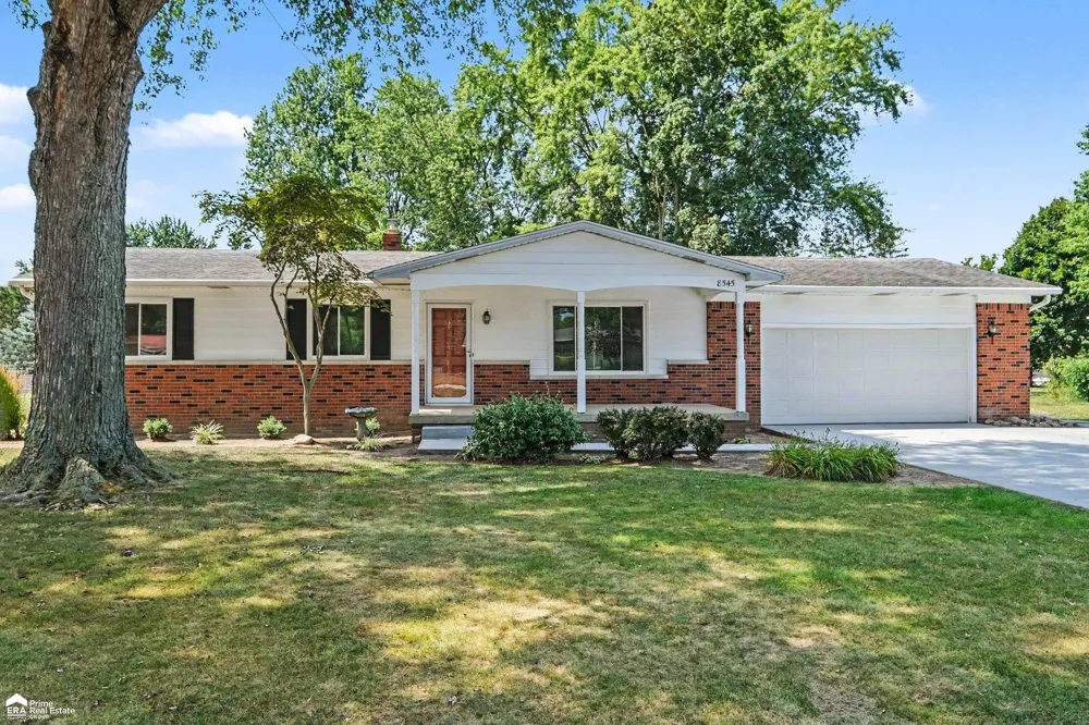 8545 Gallant Fox Trail Flushing Charter Township, MI 48433