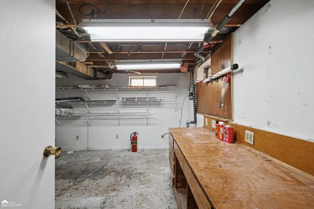 8545 Gallant Fox Trail Flushing Charter Township, MI 48433