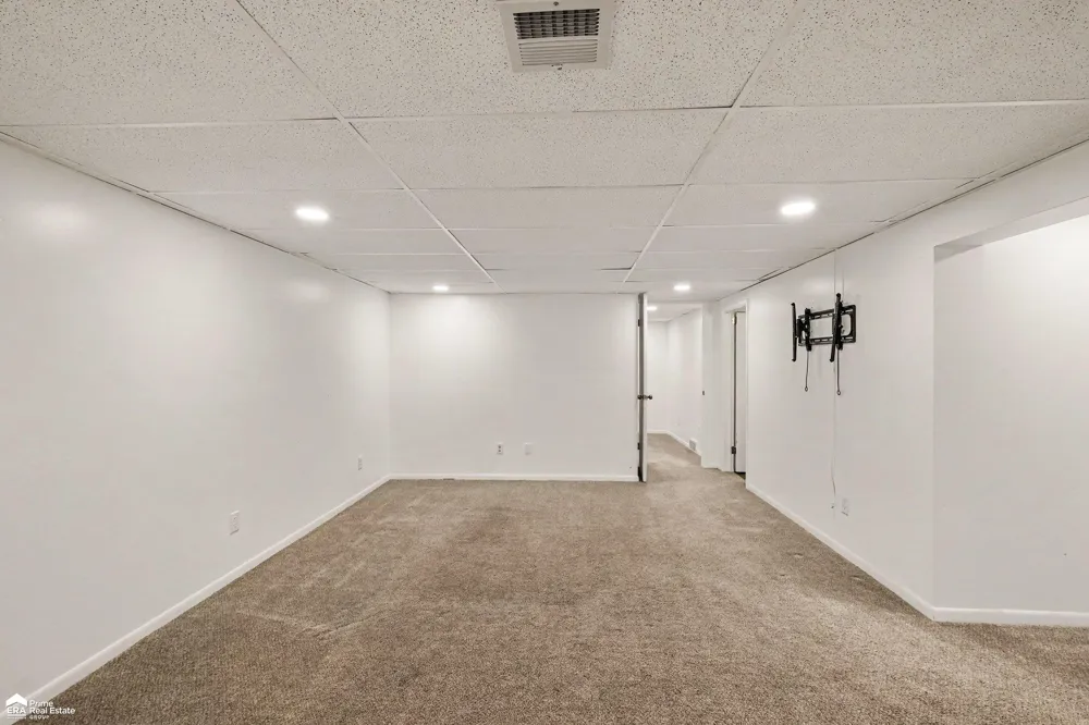 8545 Gallant Fox Trail Flushing Charter Township, MI 48433
