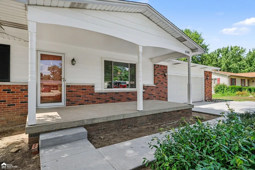 8545 Gallant Fox Trail Flushing Charter Township, MI 48433