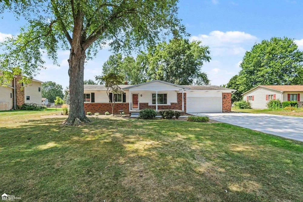8545 Gallant Fox Trail Flushing Charter Township, MI 48433