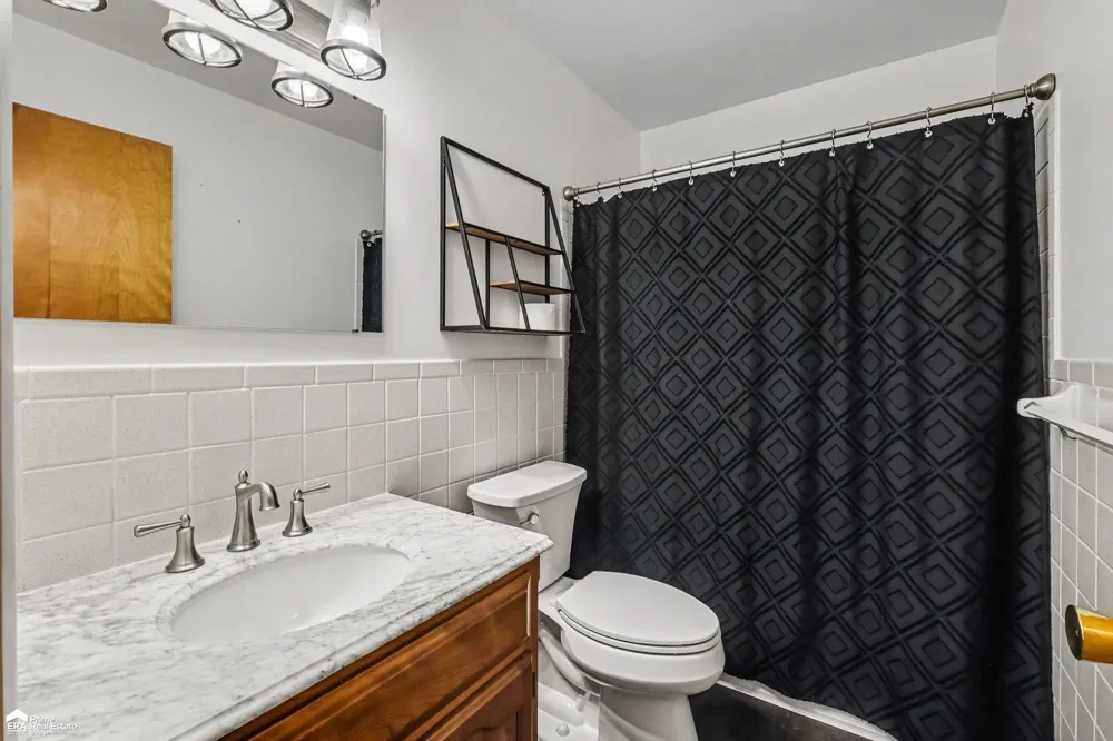 8545 Gallant Fox Trail Flushing Charter Township, MI 48433