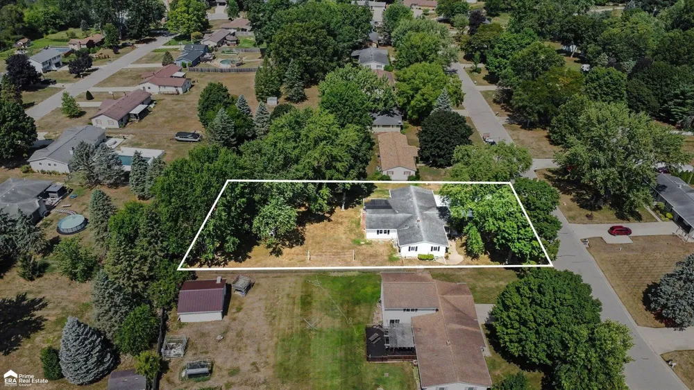 8545 Gallant Fox Trail Flushing Charter Township, MI 48433