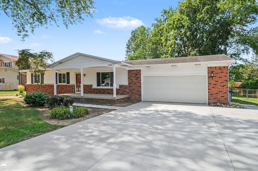 8545 Gallant Fox Trail Flushing Charter Township, MI 48433