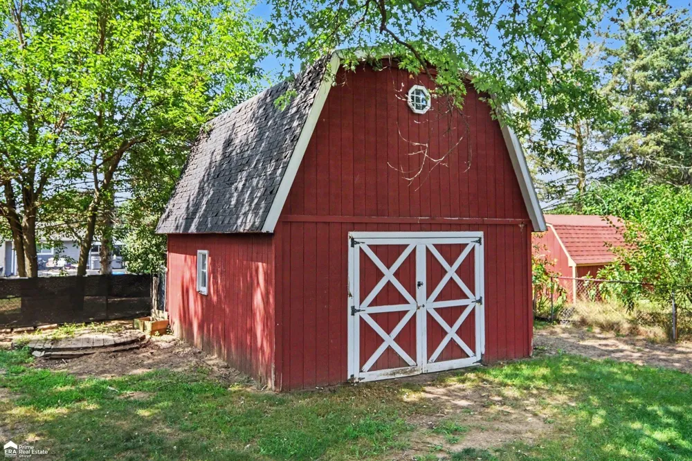 8545 Gallant Fox Trail Flushing Charter Township, MI 48433