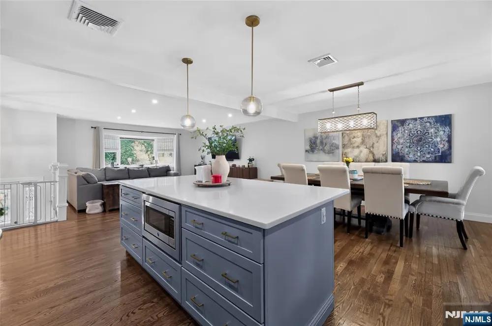 20 Arnold Drive Par-Troy Hills, NJ 07054