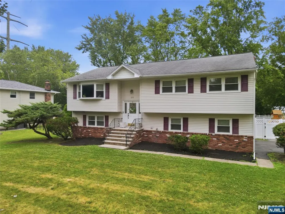 20 Arnold Drive Par-Troy Hills, NJ 07054