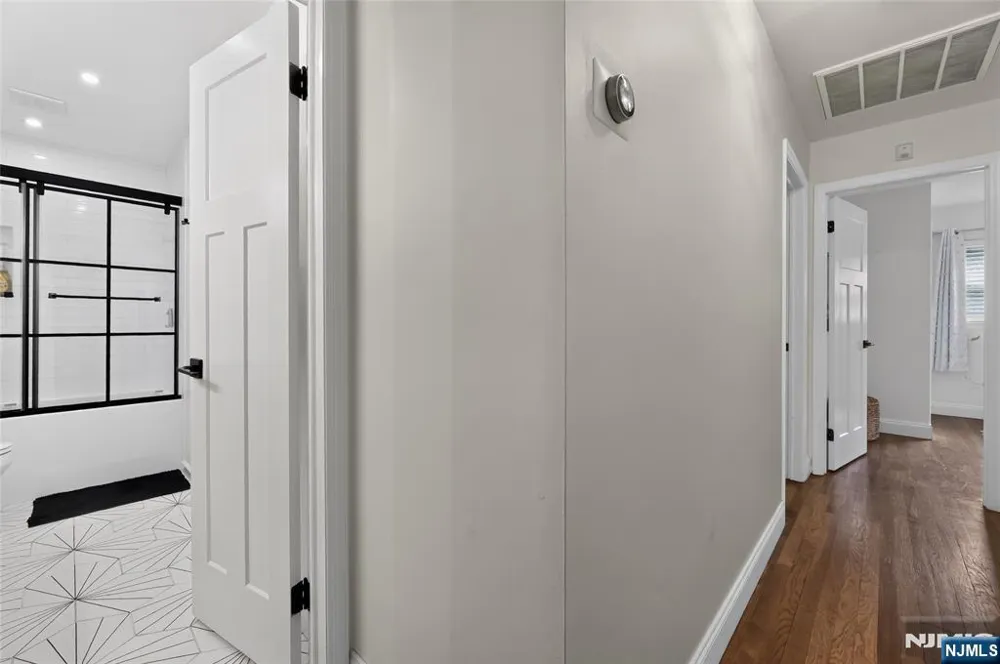20 Arnold Drive Par-Troy Hills, NJ 07054