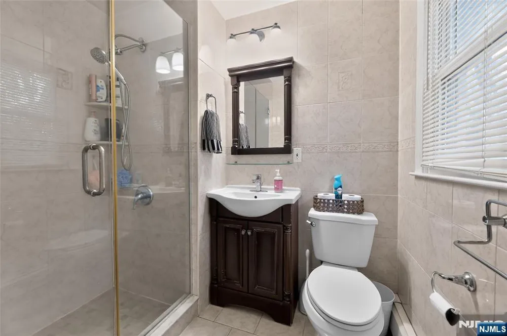 20 Arnold Drive Par-Troy Hills, NJ 07054