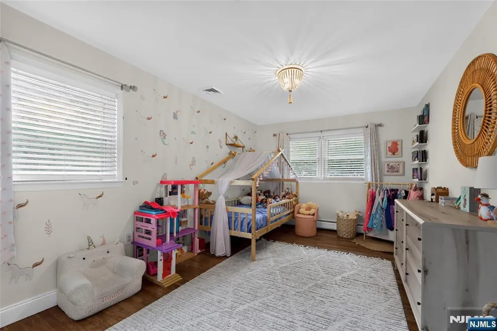 20 Arnold Drive Par-Troy Hills, NJ 07054
