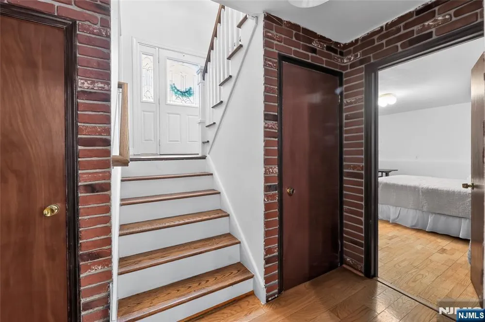 20 Arnold Drive Par-Troy Hills, NJ 07054