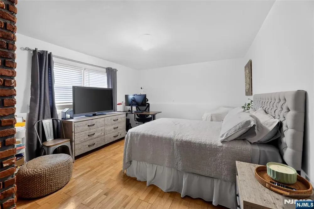 20 Arnold Drive Par-Troy Hills, NJ 07054