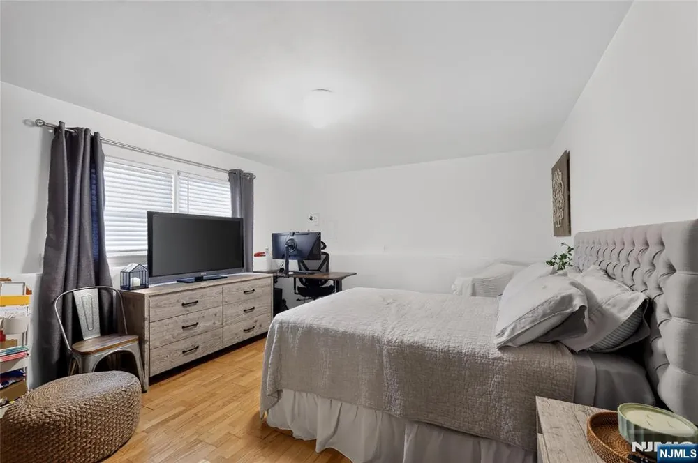 20 Arnold Drive Par-Troy Hills, NJ 07054