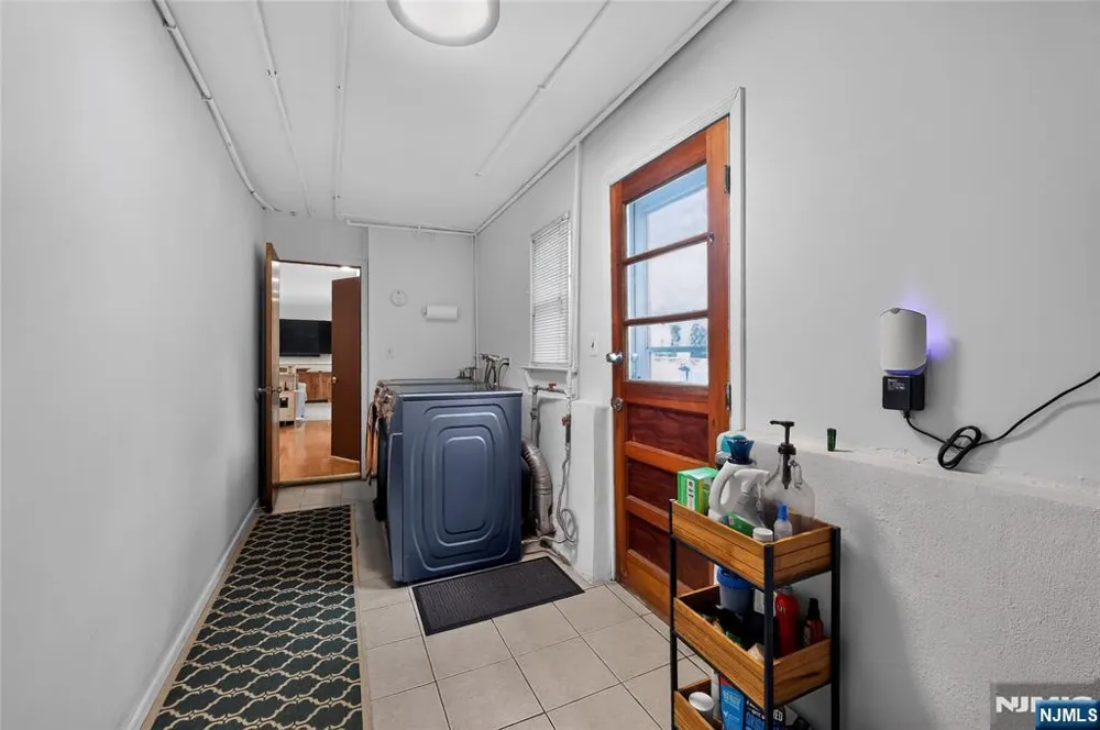 20 Arnold Drive Par-Troy Hills, NJ 07054