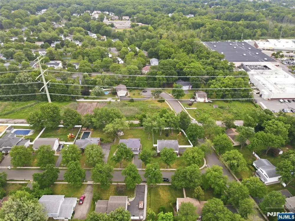 20 Arnold Drive Par-Troy Hills, NJ 07054
