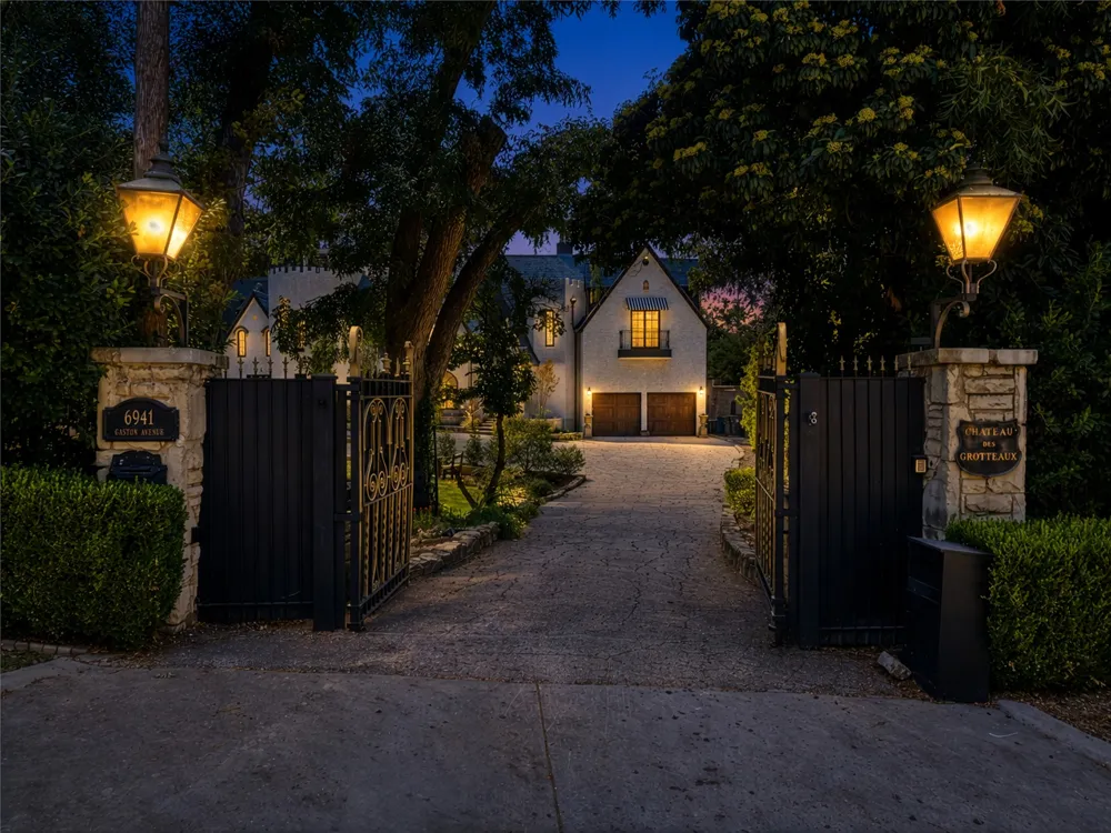 6941 Gaston Avenue Dallas, TX 75214