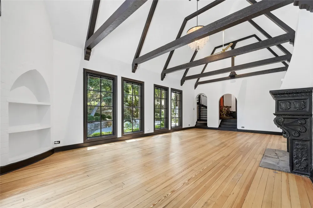 6941 Gaston Avenue Dallas, TX 75214