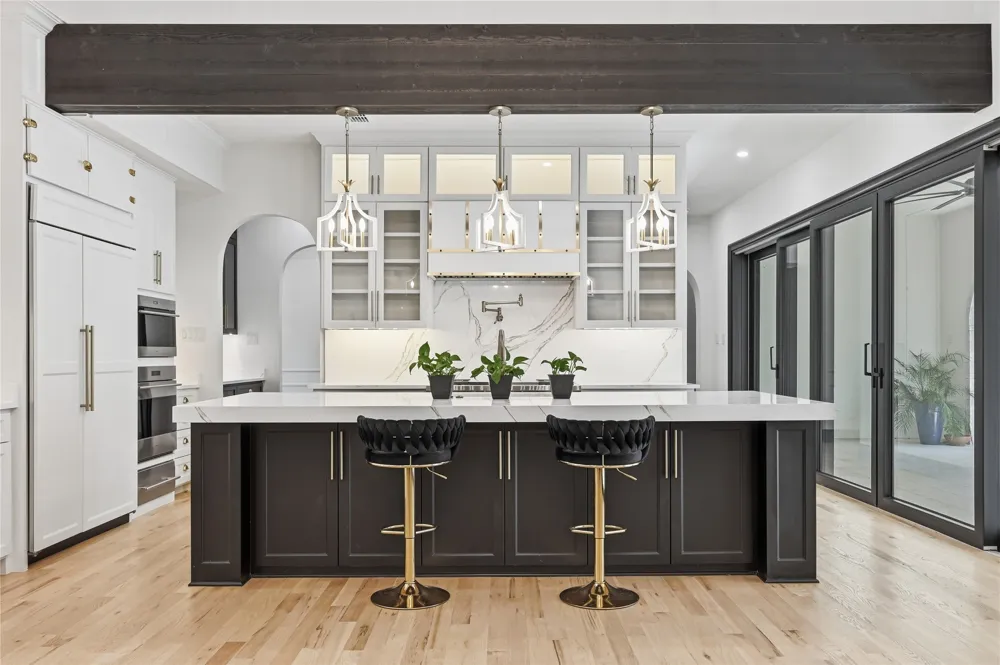 6941 Gaston Avenue Dallas, TX 75214