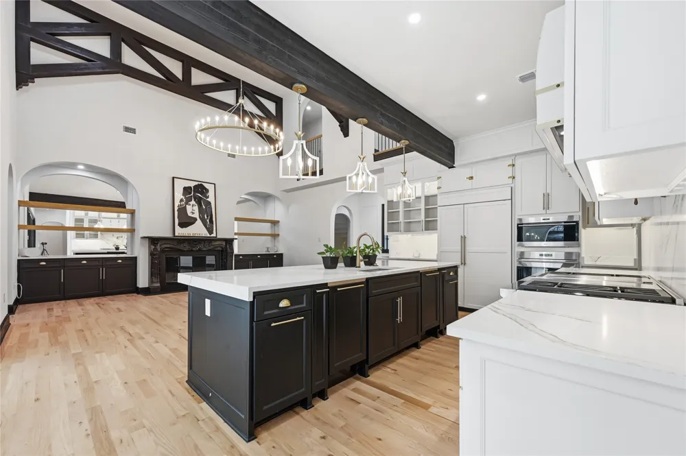 6941 Gaston Avenue Dallas, TX 75214